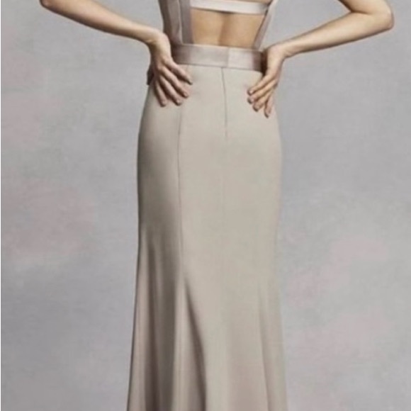 White by Vera Wang Gown - Picture 2 of 6